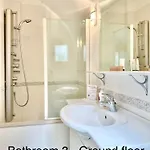 Villa Villasonboard Dock 3 Bed, 3 Bath, Canal, Greek Venice Porto Hydra Plépi