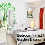 Villa Villasonboard Dock 3 Bed, 3 Bath, Canal, Greek Venice Porto Hydra