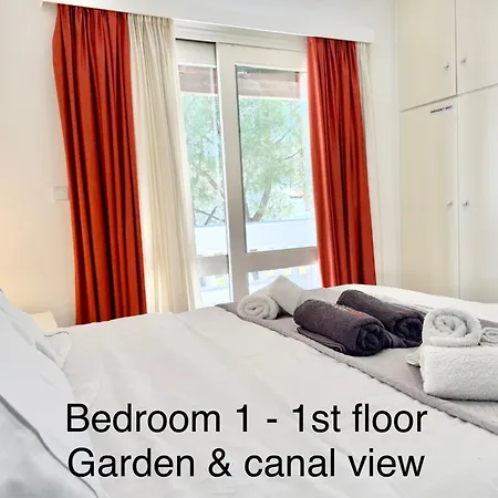 Вилла Villasonboard Dock 3 Bed, 3 Bath, Canal, Greek Venice Porto Hydra