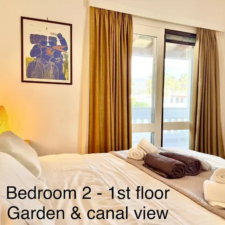 Villasonboard Dock 3 Bed, 3 Bath, Canal, Greek Venice Porto Hydra Plépi