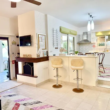 Вилла Villasonboard Dock 3 Bed, 3 Bath, Canal, Greek Venice Porto Hydra Plepi