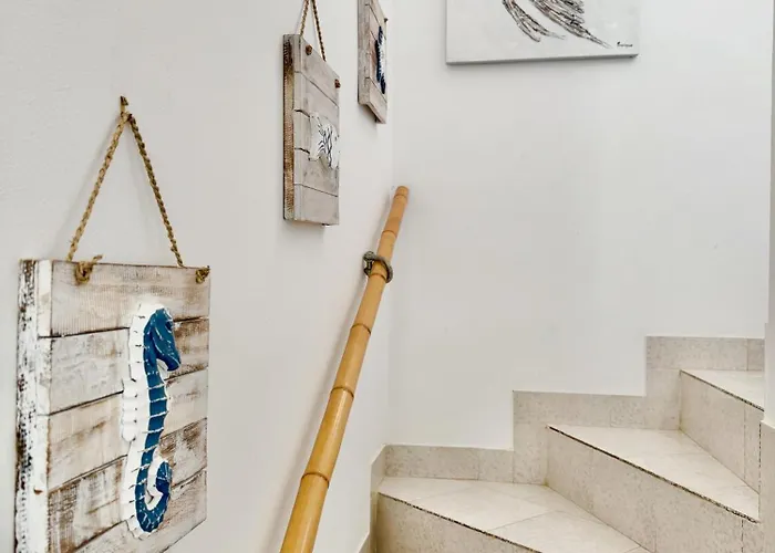 Villasonboard Dock 3 Bed, 3 Bath, Canal, Greek Venice Porto Hydra *