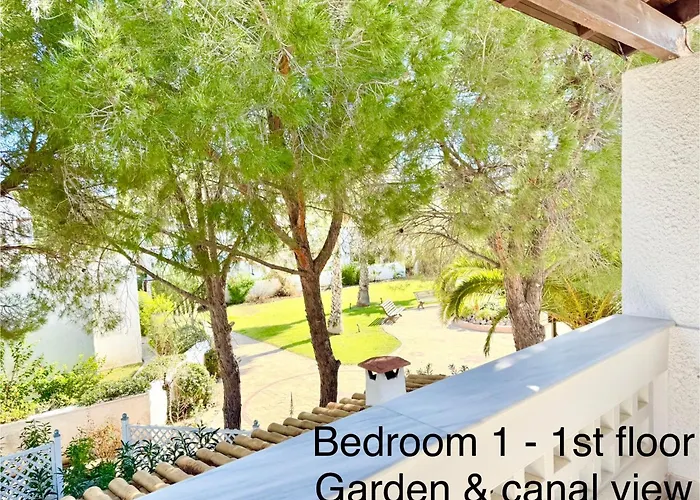 Villasonboard Dock 3 Bed, 3 Bath, Canal, Greek Venice Porto Hydra Villa