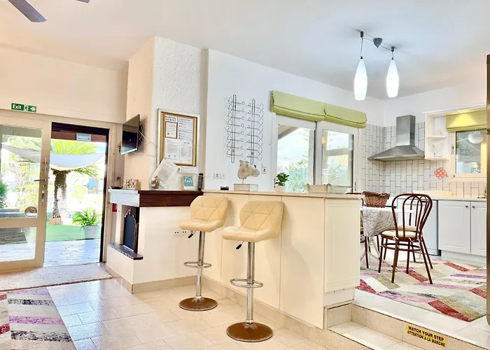 Villasonboard Dock 3 Bed, 3 Bath, Canal, Greek Venice Porto Hydra Plépi