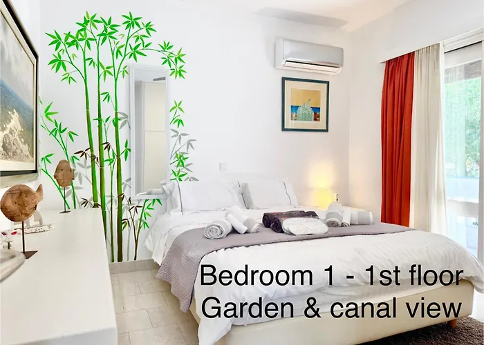 Villa Villasonboard Dock 3 Bed, 3 Bath, Canal, Greek Venice Porto Hydra