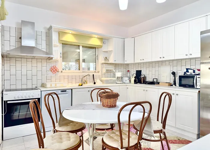 Villa Villasonboard Dock 3 Bed, 3 Bath, Canal, Greek Venice Porto Hydra *