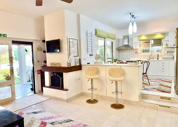 Villa Villasonboard Dock 3 Bed, 3 Bath, Canal, Greek Venice Porto Hydra Plépi