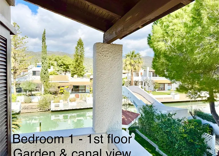 Villasonboard Dock 3 Bed, 3 Bath, Canal, Greek Venice Porto Hydra Villa Plépi